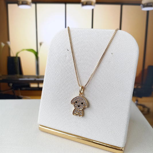 Collier avec pendentif en forme de caniche en or