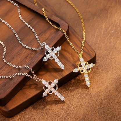 Collier protecteur avec croix et couronne