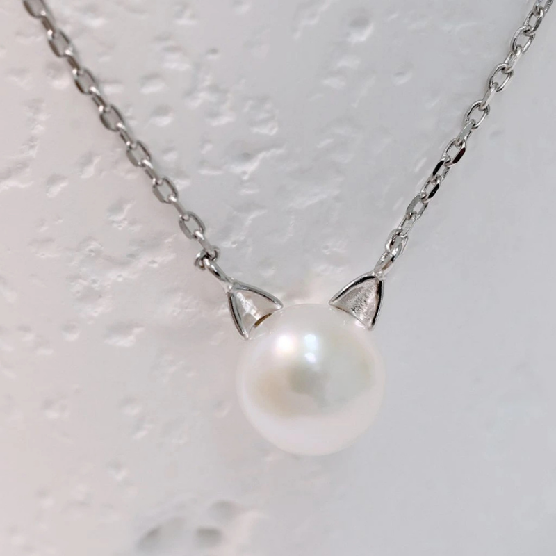Collier en argent sterling avec perle en forme de chat