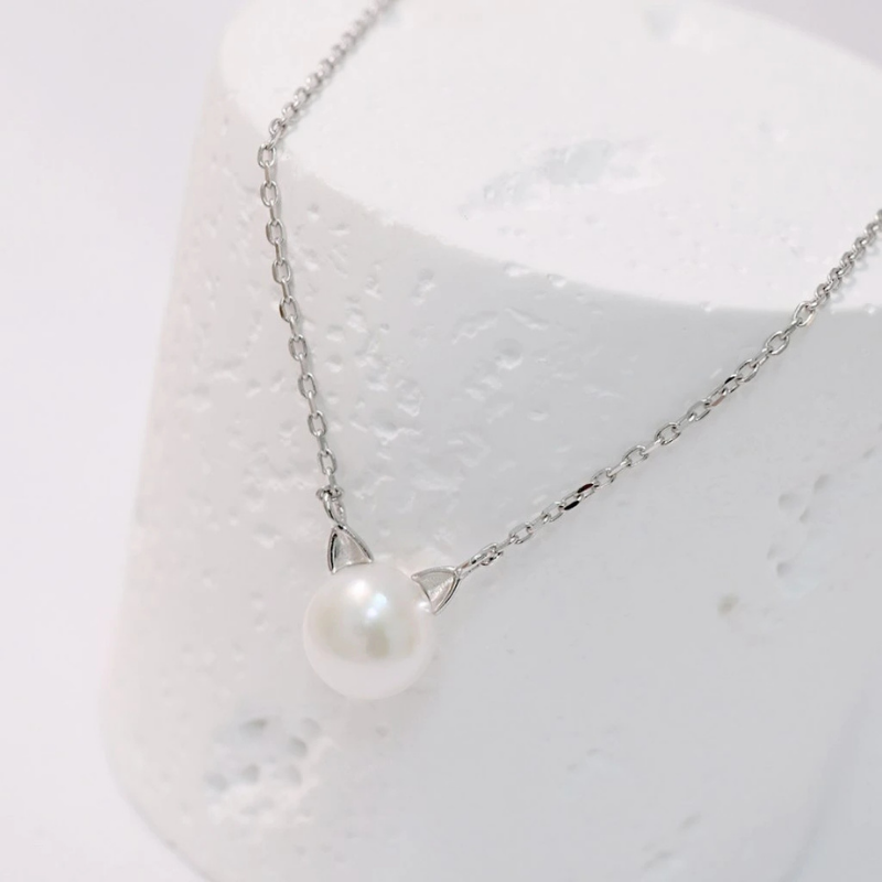 Collier en argent sterling avec perle en forme de chat