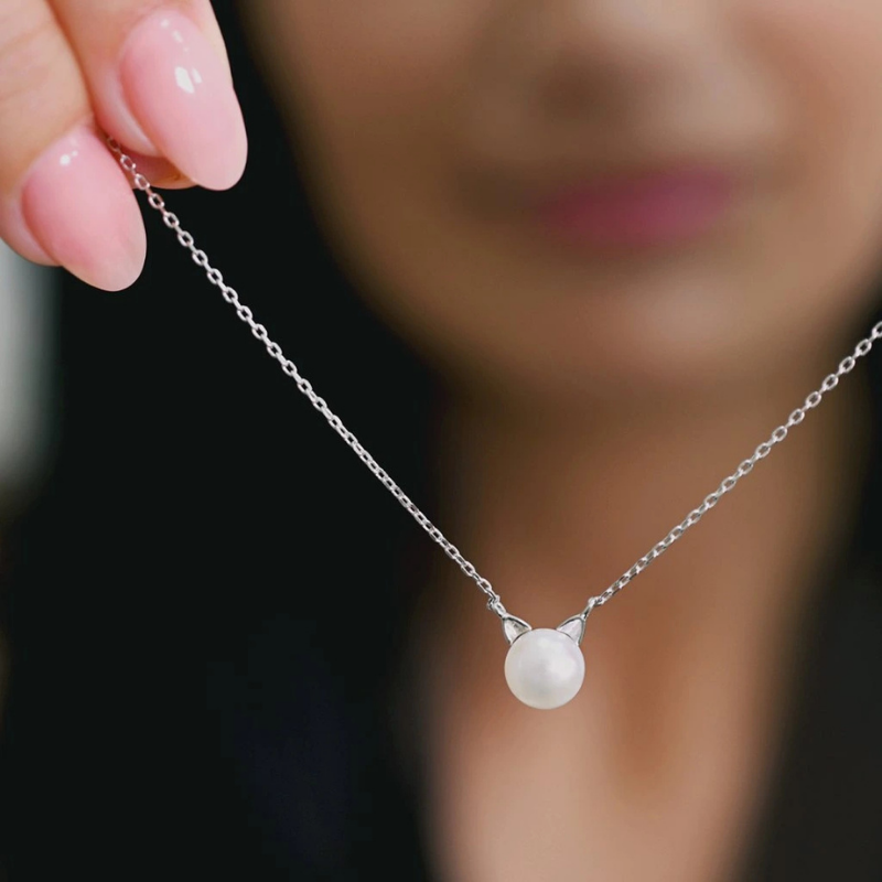 Collier en argent sterling avec perle en forme de chat