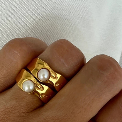 Bague en Perle d'Or Naturelle Élégante