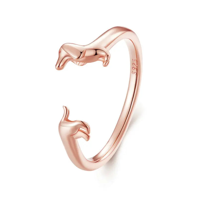 Bague avec un chien teckel